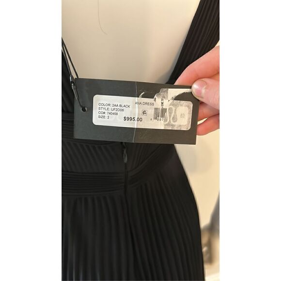 Ungaro black Pleated Off-the-Shoulder Gown Size 2 NWT - Picture 8 of 9